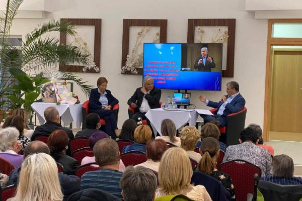 JUDr. Juhos Ferenc beszélgető estje- Csókay András és kedves felesége