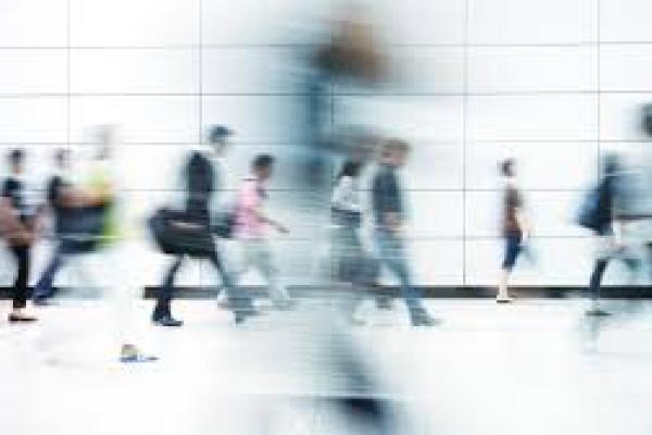 Vége a névváltoztatásoknak, de nem a jövés- menésnek