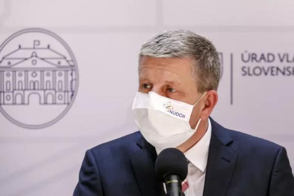 Lengvarský: Számolni kell az oltás harmadik dózisának beadásával