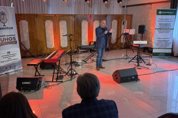 Jótékonysági zenés est Nádszegen Dóka Zsuzsával, Bősi Szabó Lászlóval, Illényi Katicával és Sárik Péterrel