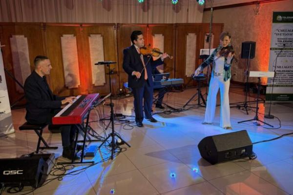 Jótékonysági zenés est Nádszegen Dóka Zsuzsával, Bősi Szabó Lászlóval, Illényi Katicával és Sárik Péterrel