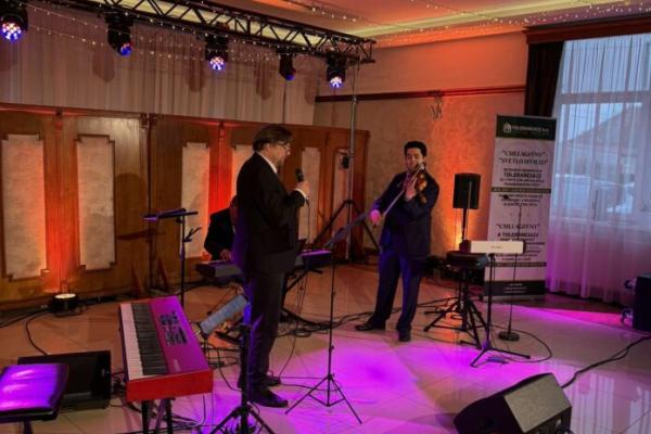 Jótékonysági zenés est Nádszegen Dóka Zsuzsával, Bősi Szabó Lászlóval, Illényi Katicával és Sárik Péterrel