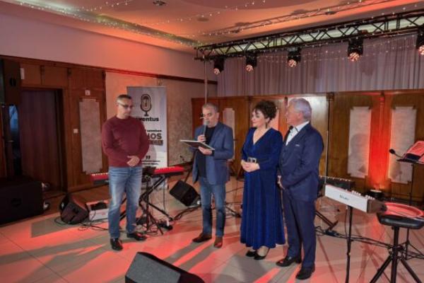 Jótékonysági zenés est Nádszegen Dóka Zsuzsával, Bősi Szabó Lászlóval, Illényi Katicával és Sárik Péterrel