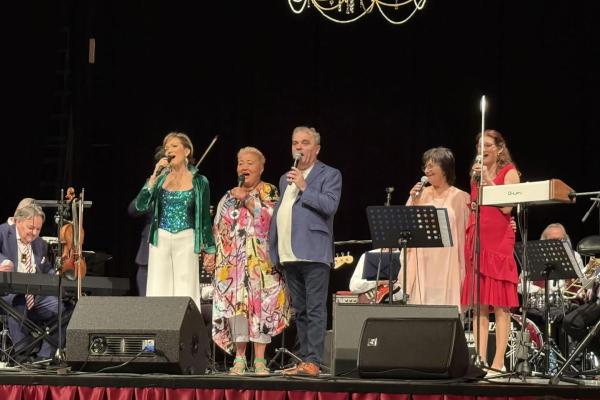 Tavaszköszöntő nőnapi jótékonysági koncert Komáromban