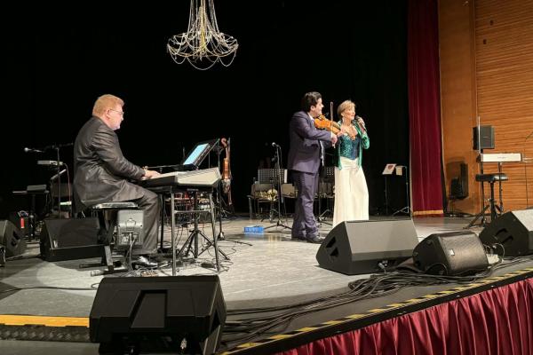 Tavaszköszöntő nőnapi jótékonysági koncert Komáromban