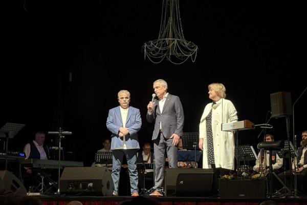 Tavaszköszöntő nőnapi jótékonysági koncert Komáromban