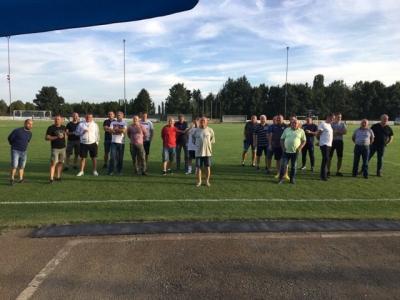 Bal oldalon a Nádszeg-i csapat.