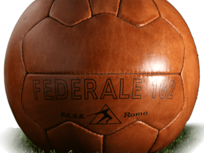 Az 1934-es vb-n a házigazda olaszok már előálltak egy hivatalos labdával, melynek a Federale 102 nevet adták