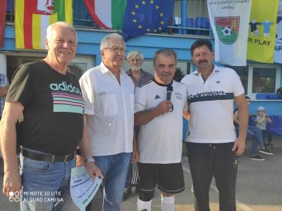 Nem csak a húszéveseké a világ Nemzetközi Veterán kispályás foci torna