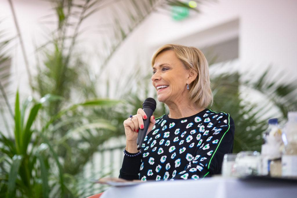 JUDr. Juhos Ferenc- Beszélgető est Jakupcsek Gabriellával