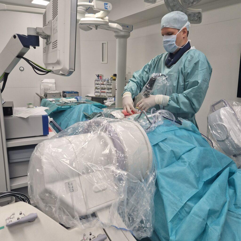 Műtét élő egyenes adásban