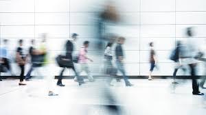 Vége a névváltoztatásoknak, de nem a jövés- menésnek